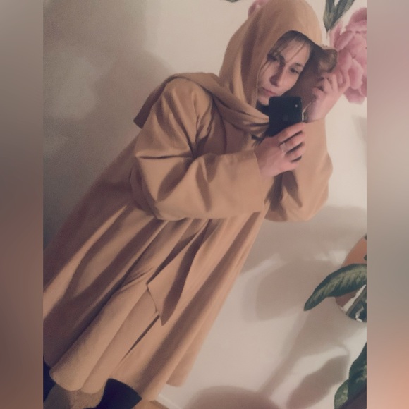 HILARY RADLEY ⭐️ [NWOT]Asymetrical, Camel, Trench Coat//Cape.  ||Rare Piece|| 🩶 - Picture 6 of 6